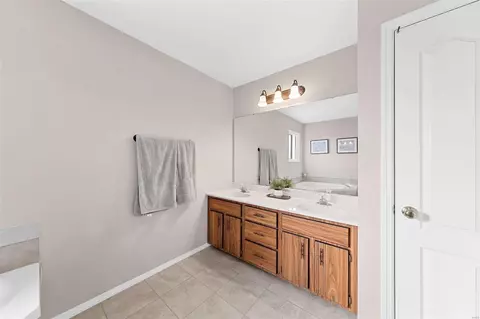 Bath - 7230 Cinnamon Teal Dr, O'fallon, MO 63368 photo 4 of 5