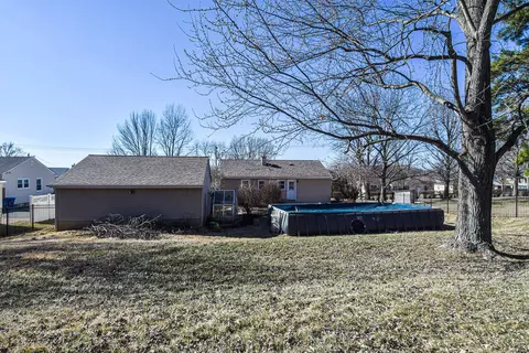 Exterior - 510 Hanna Rd, Manchester, MO 63021 photo 4 of 16