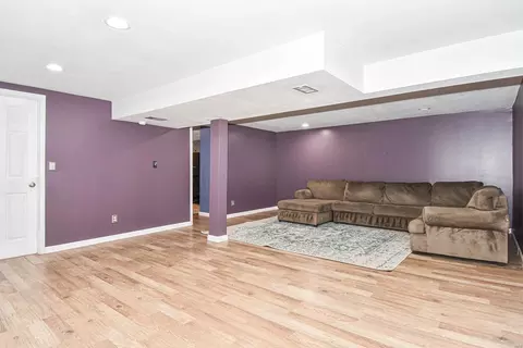 Living - 510 Hanna Rd, Manchester, MO 63021 photo 2 of 4