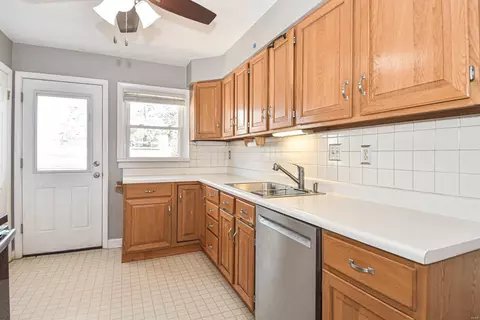 Kitchen - 510 Hanna Rd, Manchester, MO 63021 photo 4 of 5