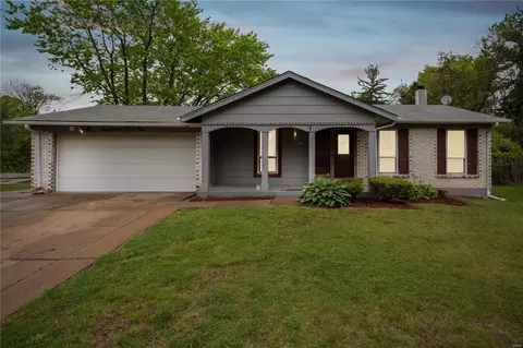 1745 Del Rosa Way, Saint Louis, MO 63138