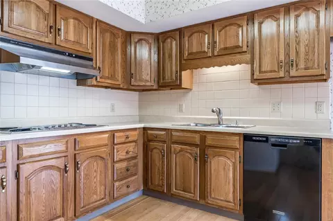 Kitchen - 200 Ambridge Ct #203, Chesterfield, MO 63017 photo 3 of 3