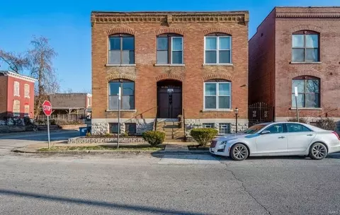 1524 Deer St, Saint Louis, MO 63113