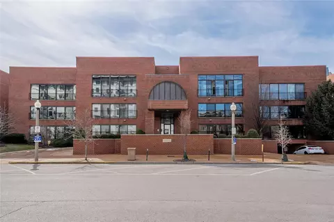 4554 Laclede Ave #205, Saint Louis, MO 63108