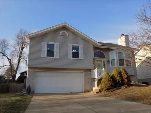 1277 Harvest Ridge Dr, Saint Charles, MO 63303