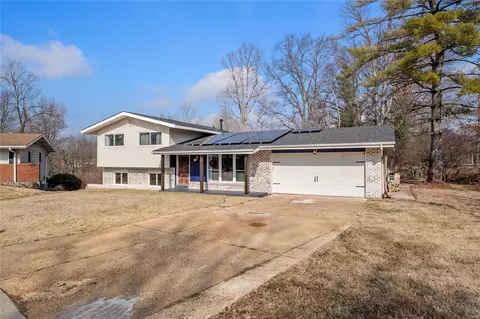 Exterior - 700 Rockhurst Dr, Manchester, MO 63021 photo 9 of 10