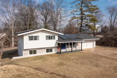 Exterior - 700 Rockhurst Dr, Manchester, MO 63021 photo 3 of 10