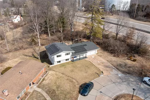 Exterior - 700 Rockhurst Dr, Manchester, MO 63021 photo 5 of 10