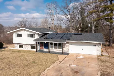 Exterior - 700 Rockhurst Dr, Manchester, MO 63021 photo 2 of 10