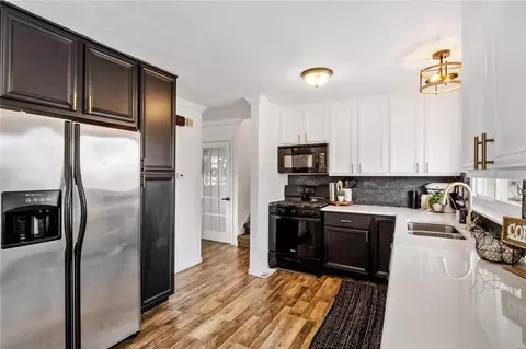 Kitchen - 700 Rockhurst Dr, Manchester, MO 63021 photo 2 of 5