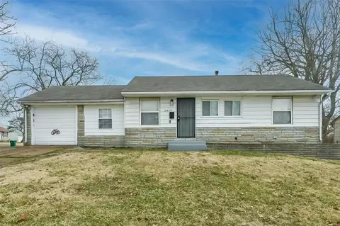 10420 Balmoral Dr, Saint Louis, MO 63137