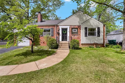 503 Hampshire Ct, Webster Groves, MO 63119