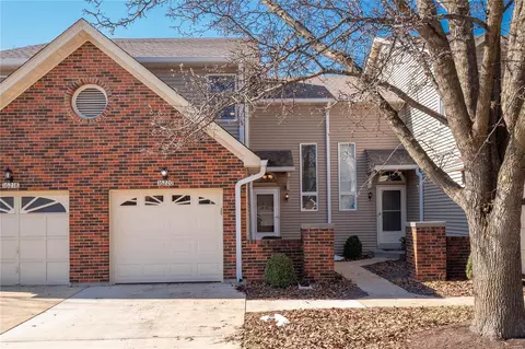 16220 Lea Oak Dr, Chesterfield, MO 63017