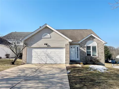 4902 High Crest Ct, Black Jack, MO 63033