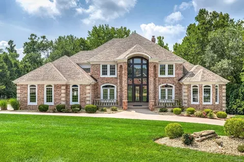 12850 Thornhill Ct, Saint Louis, MO 63131
