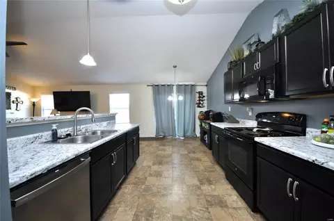 Kitchen - 505 Wabash Pl, O'fallon, MO 63366 photo 7 of 7
