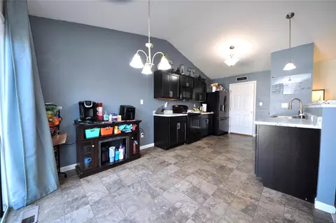 Kitchen - 505 Wabash Pl, O'fallon, MO 63366 photo 2 of 7