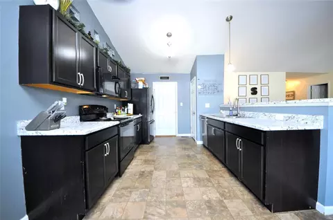 Kitchen - 505 Wabash Pl, O'fallon, MO 63366 photo 4 of 7