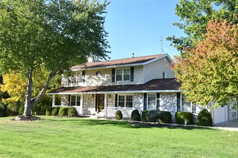 45 Oak Springs Ct, Saint Charles, MO 63304