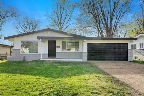 10205 Pannell Dr, Saint Louis, MO 63136