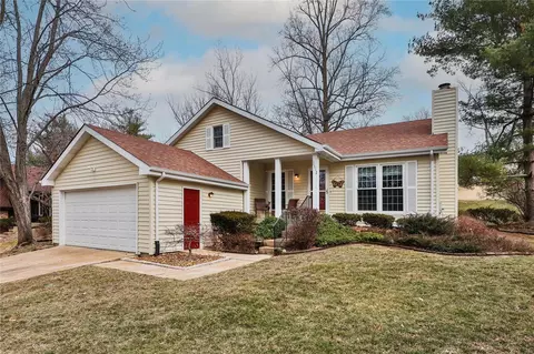 2512 Winter Leaf Ct, Wildwood, MO 63011