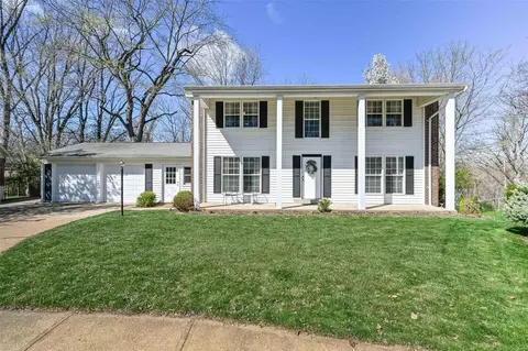 1635 Parquet Ct, Saint Louis, MO 63146