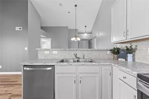 Kitchen - 4300 Spring Creek Ln, O'fallon, MO 63368 photo 5 of 5