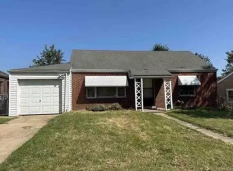 4521 Stivers St, Northwoods, MO 63121