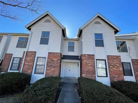 6462 White Cap Ln #B, Florissant, MO 63033