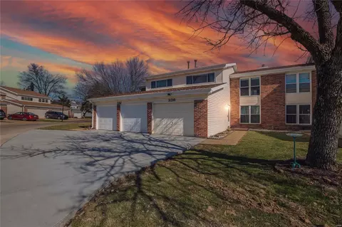 336 Fox Village Ct, Ballwin, MO 63021