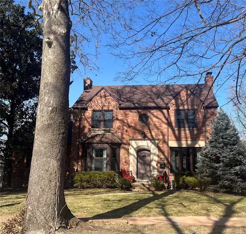 7143 Cornell Ave, University City, MO 63130