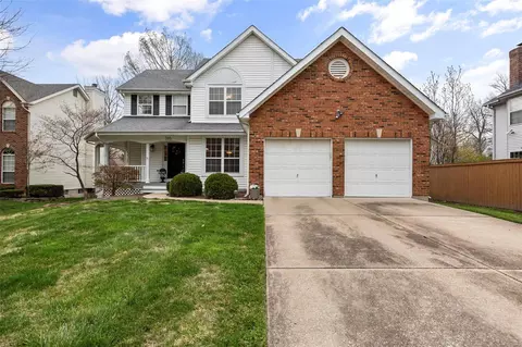315 Weston Oaks Ct, Kirkwood, MO 63122