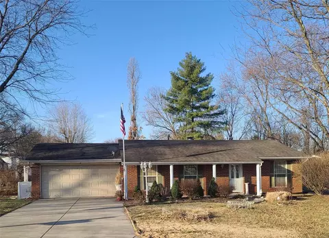 2 Creekside Dr, Saint Peters, MO 63376