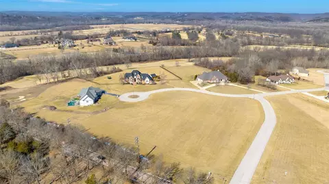 6 Crescent Meadows Ct, Eureka, MO 63025