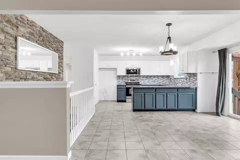 Kitchen - 2358 Hidden Deer Dr, O'fallon, MO 63368 photo 4 of 6