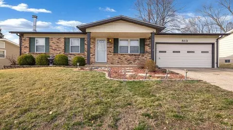 513 Ken Dr, Saint Charles, MO 63301