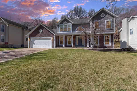 1819 Pheasant Run Dr, Maryland Heights, MO 63043