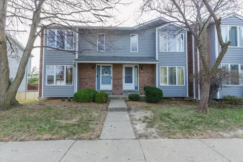 1660 Forest Hills Dr #H, Saint Charles, MO 63303