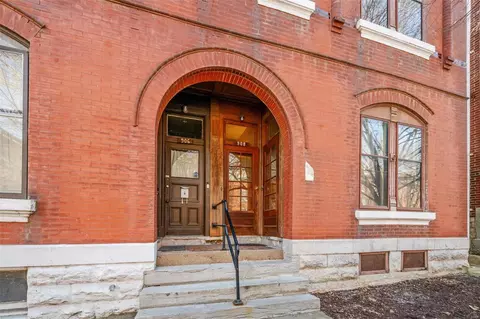 908 Lami St, Saint Louis, MO 63104
