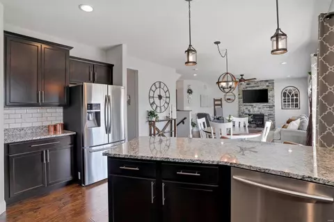 Kitchen - 535 Deer Brook Dr, O'fallon, MO 63366 photo 3 of 4