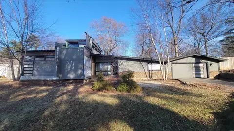 4124 Jamie Dr, Saint Louis, MO 63128