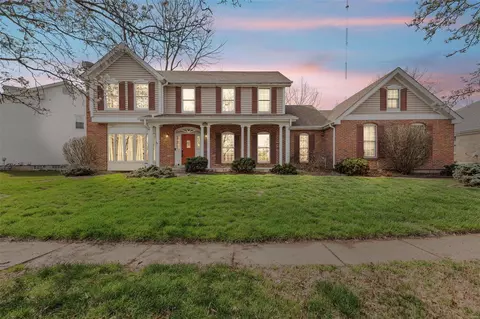 5824 Bahnfyre Ct, Saint Louis, MO 63128