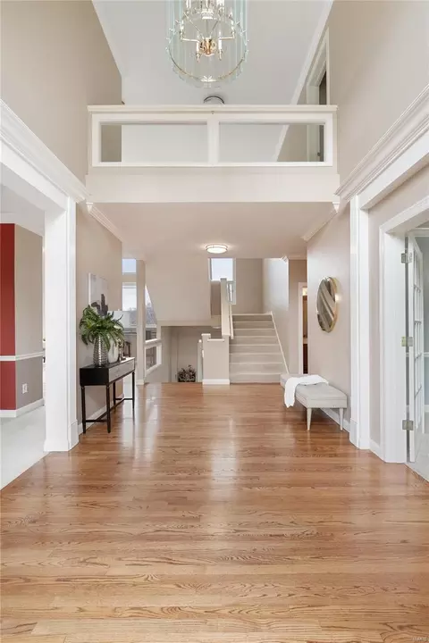 Entry Way - 1500 Dietrich Ridge Dr, Ballwin, MO 63021 photo 3 of 5