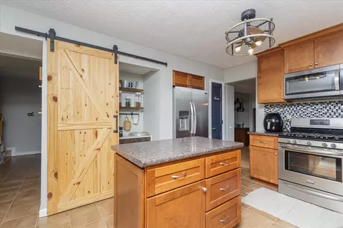 Kitchen - 44 Georgetown Cir, O'fallon, MO 63368 photo 4 of 5