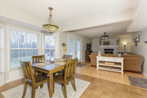Dining - 44 Georgetown Cir, O'fallon, MO 63368 photo 5 of 5