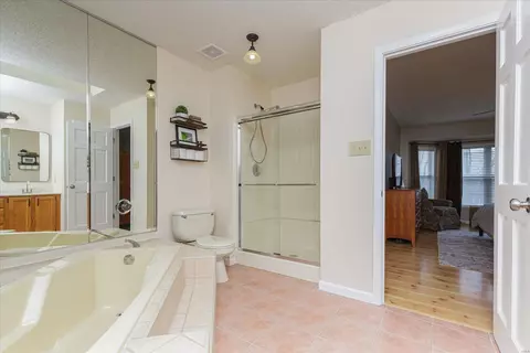 Bath - 44 Georgetown Cir, O'fallon, MO 63368 photo 2 of 5