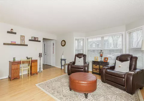 Living - 44 Georgetown Cir, O'fallon, MO 63368 photo 1 of 6