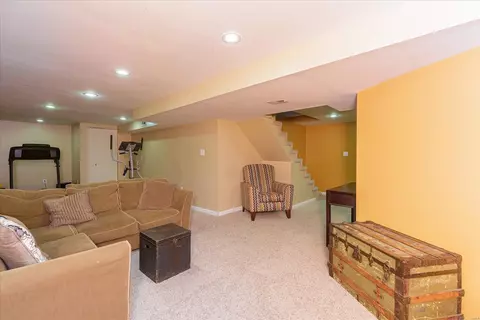 Living - 44 Georgetown Cir, O'fallon, MO 63368 photo 5 of 6