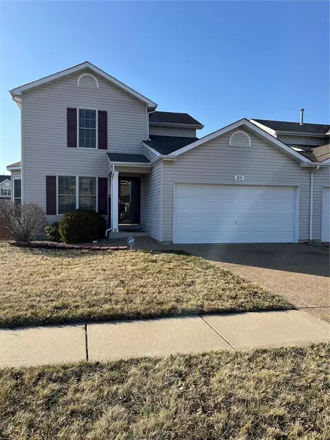 811 Cadbury Dr, Wentzville, MO 63385