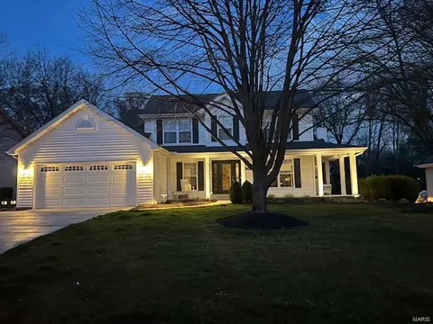 135 Glenallen Dr, Saint Peters, MO 63376